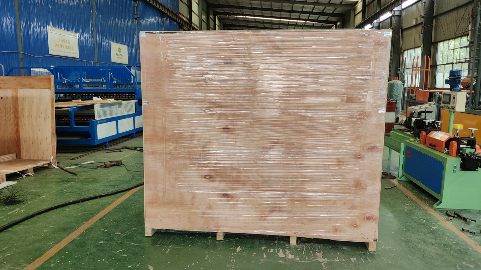 喜訊！熱烈慶祝飛宏1套數(shù)控鋼筋鋸床設(shè)備裝車完畢順利發(fā)出